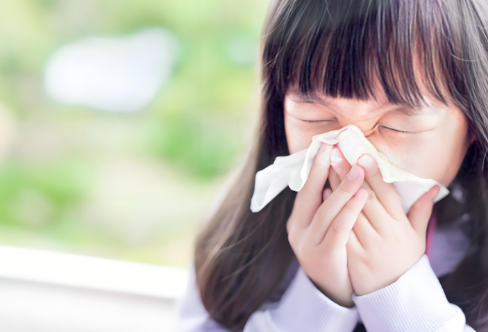 What is the best home remedy for allergic rhinitis?