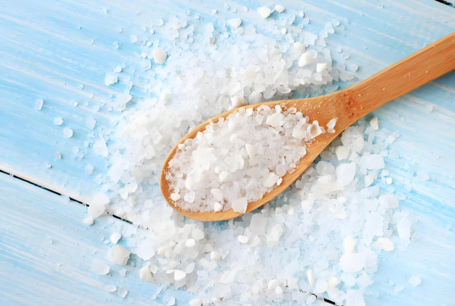 Can regular salt be used to make saline packets