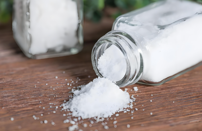 How does saline nasal irrigation work